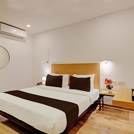 Hotel Qubic Near Igi Delhi Airport Нью-Дели Экстерьер фото